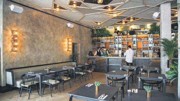 Restoranlarda masalar kalkıyor: Bu geceden itibaren sadece paket servis yapılacak