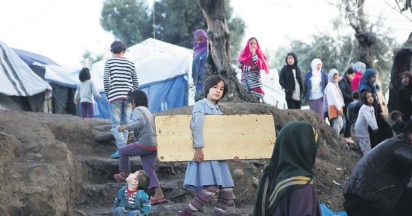 Yunanistan'daki mülteci kampında 9 aylık bebek susuzluktan can verdi