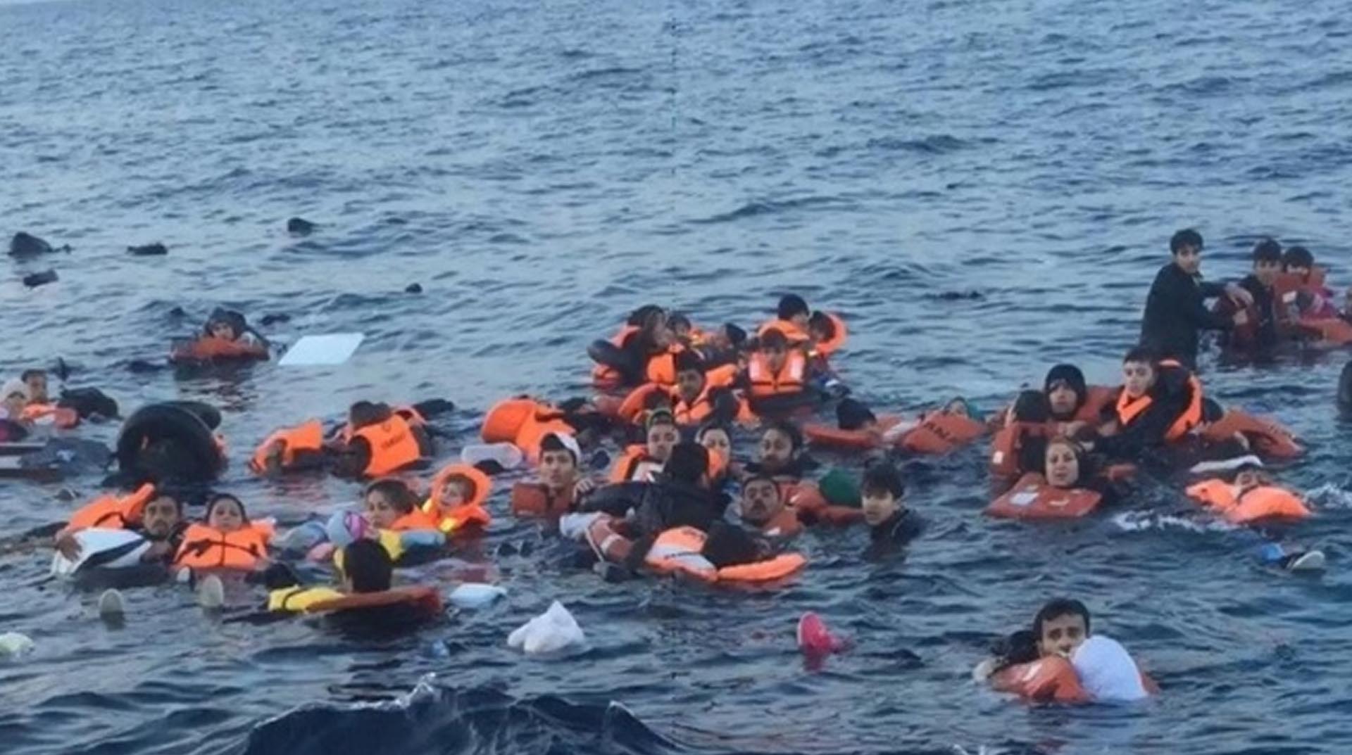 Libya'da mülteci teknesi battı: En az 40 ölü