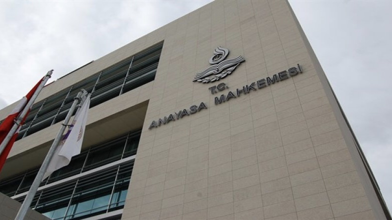 AYM'den çoklu baro düzenlemesi kararı
