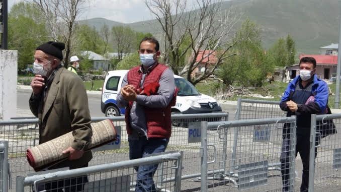 İki şehirde daha maskesiz sokağa çıkmak yasaklandı