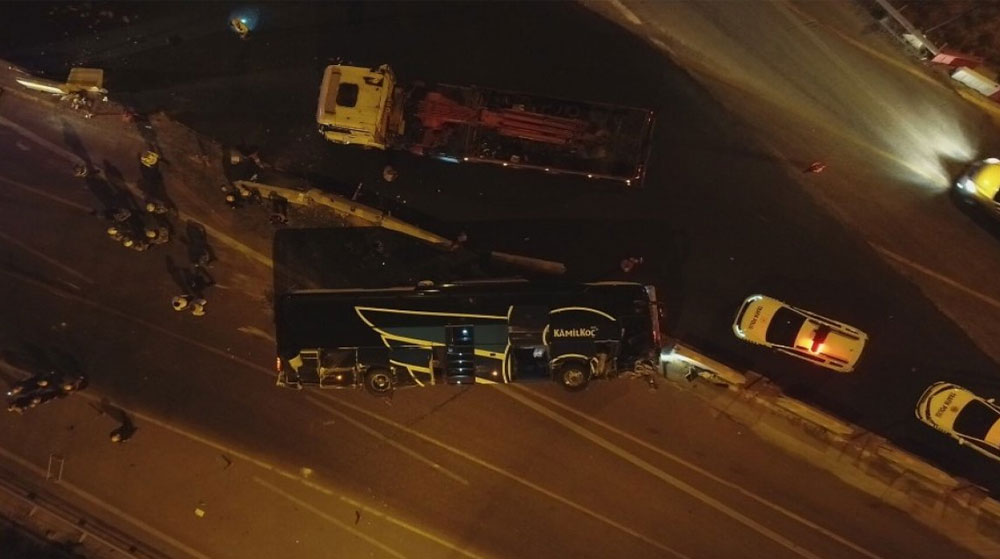 Bursa'da Otobüs Devrildi: Ölü ve Yaralılar Var