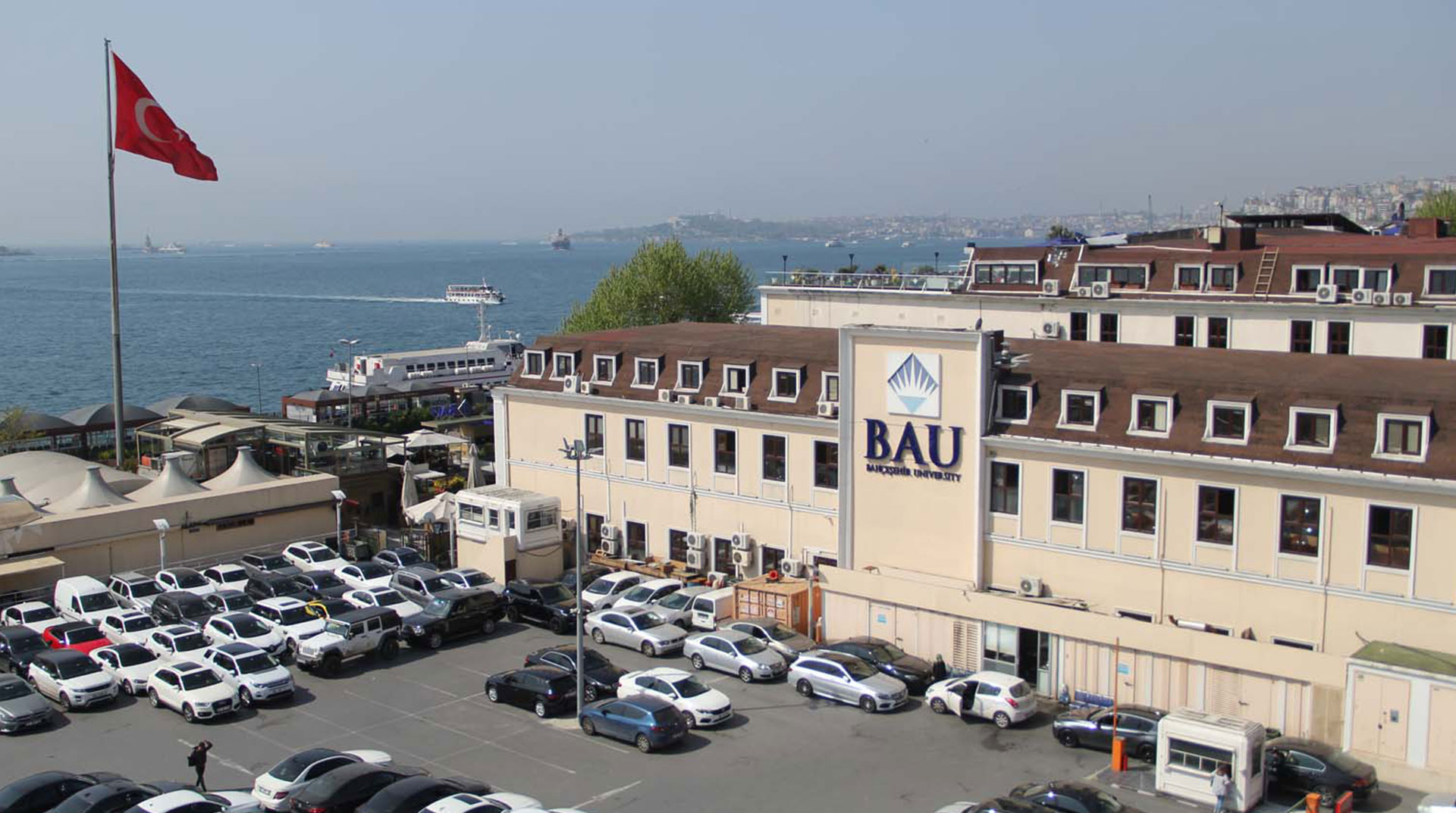 Dört Üniversite Eğitime Ara Veriyor