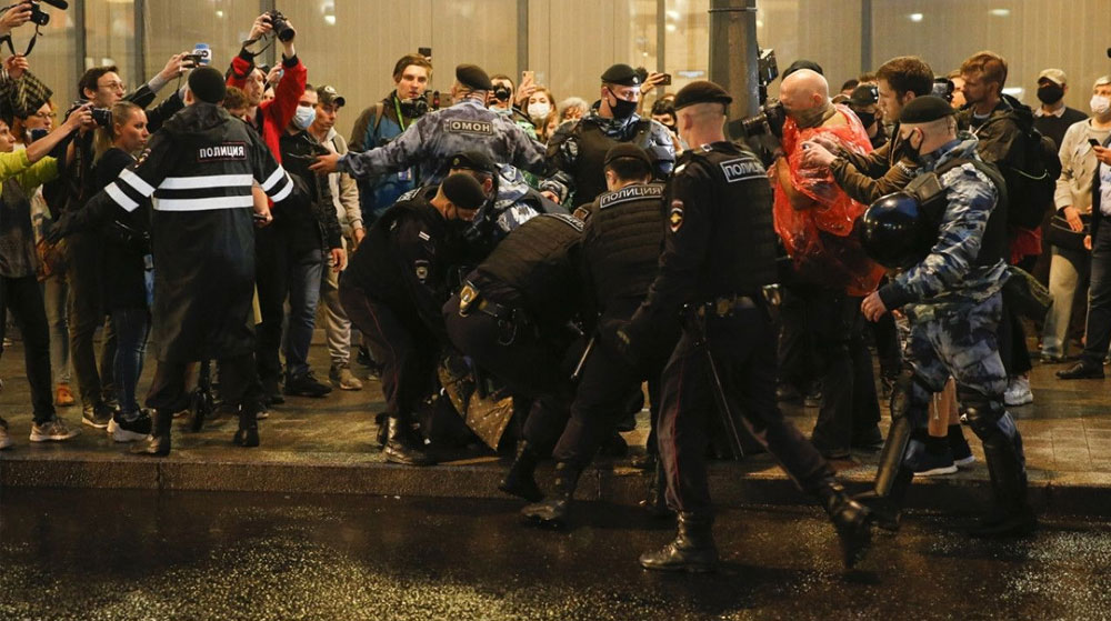 Rusya'da Putin'e 2036'ya Kadar Başkanlık Yolunu Açan Anayasa Değişikliği Protesto Edildi