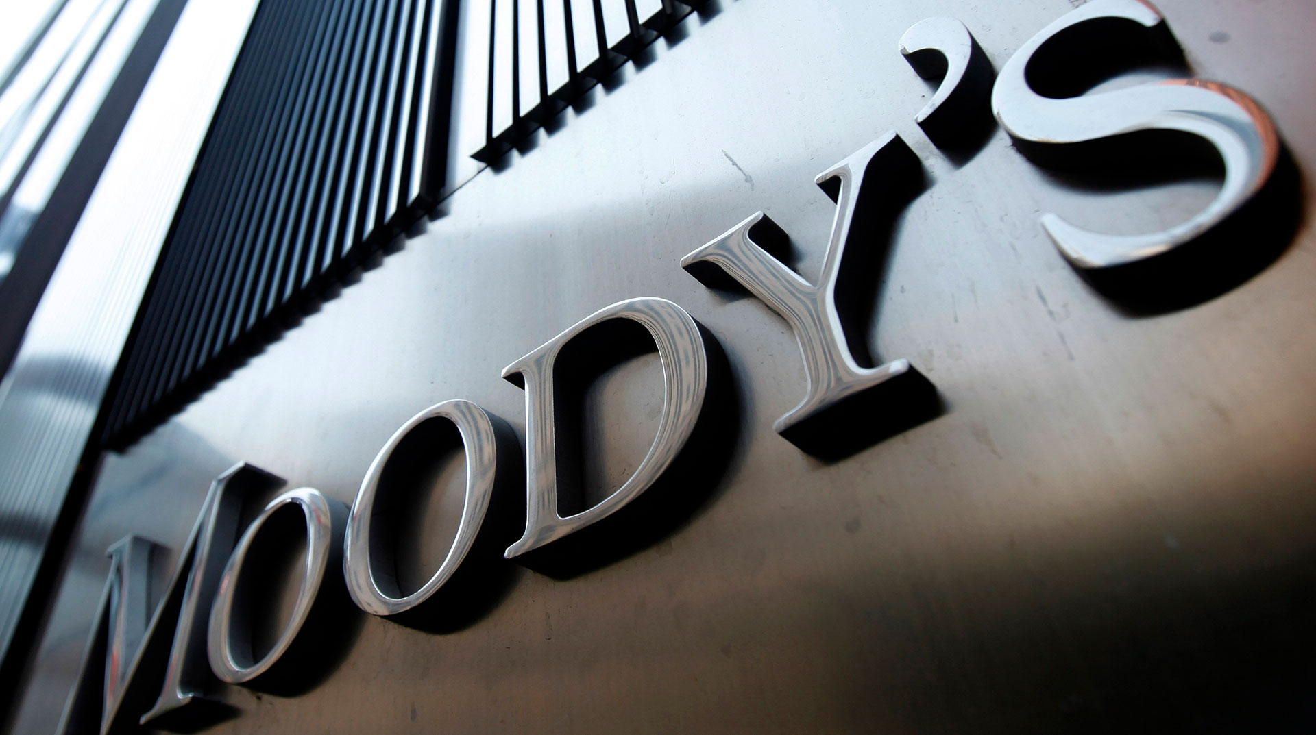 Moody's İngiltere'nin Notunu Düşürdü