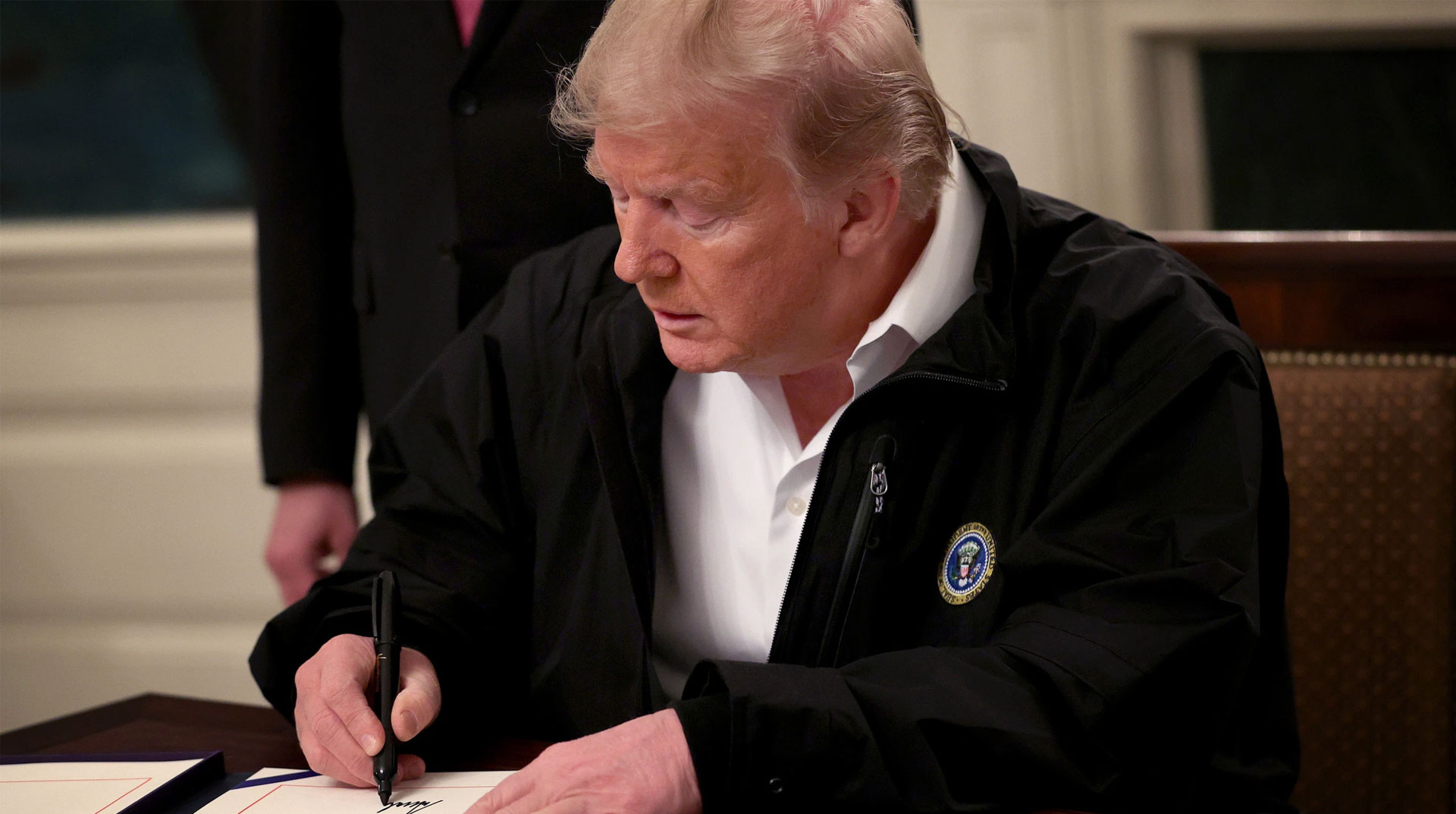 Trump Göçmen Kararnamesini İmzaladı