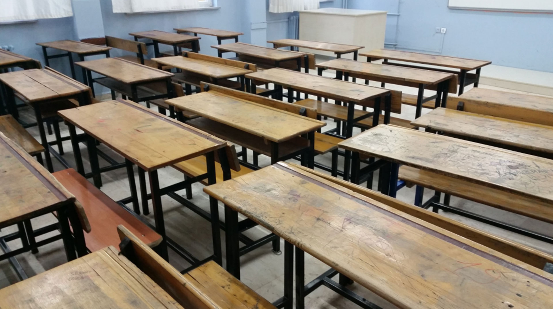 Derse Devamsızlık Yapana Para Cezası