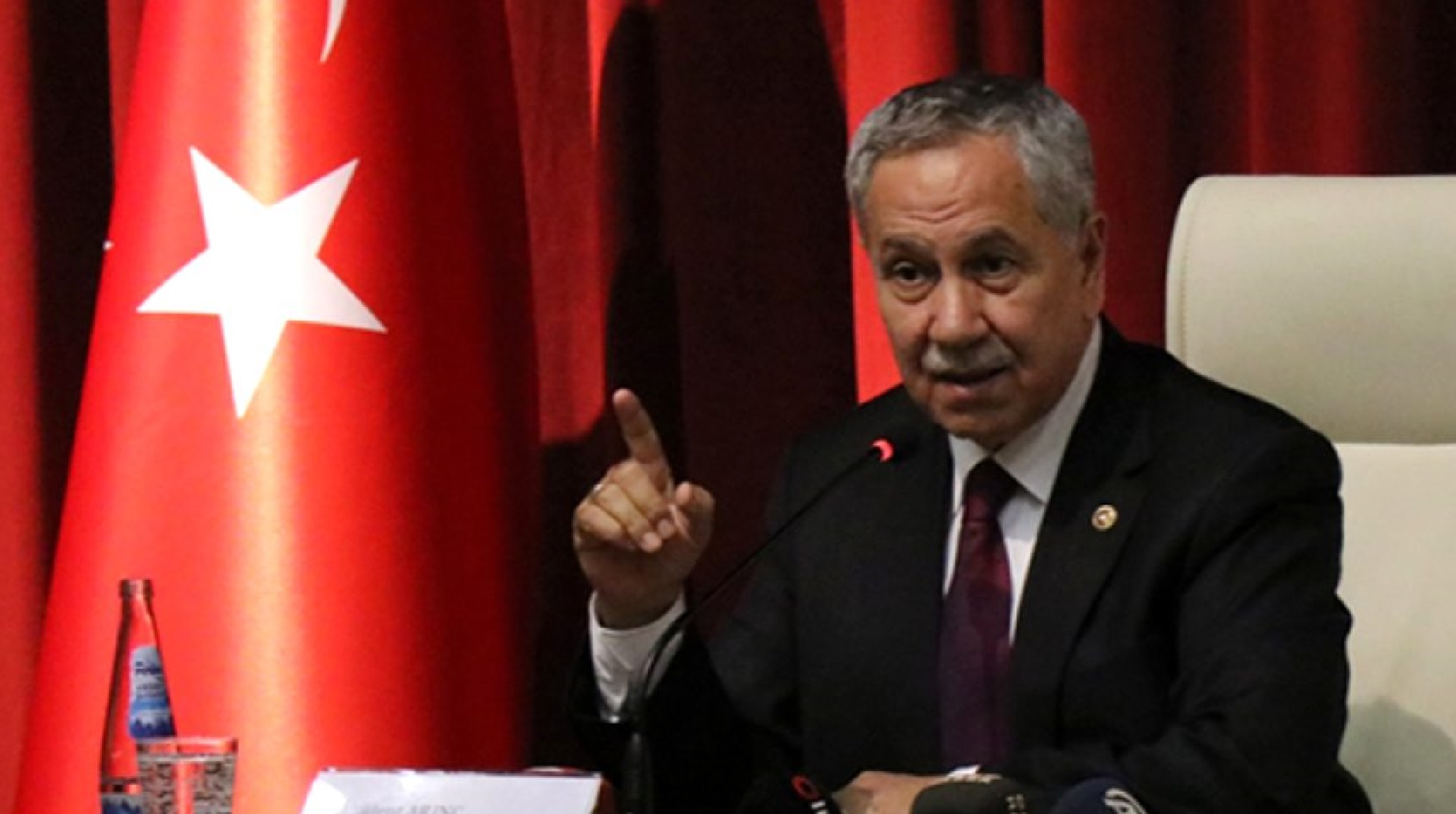AK Parti'den Arınç'a Tepki