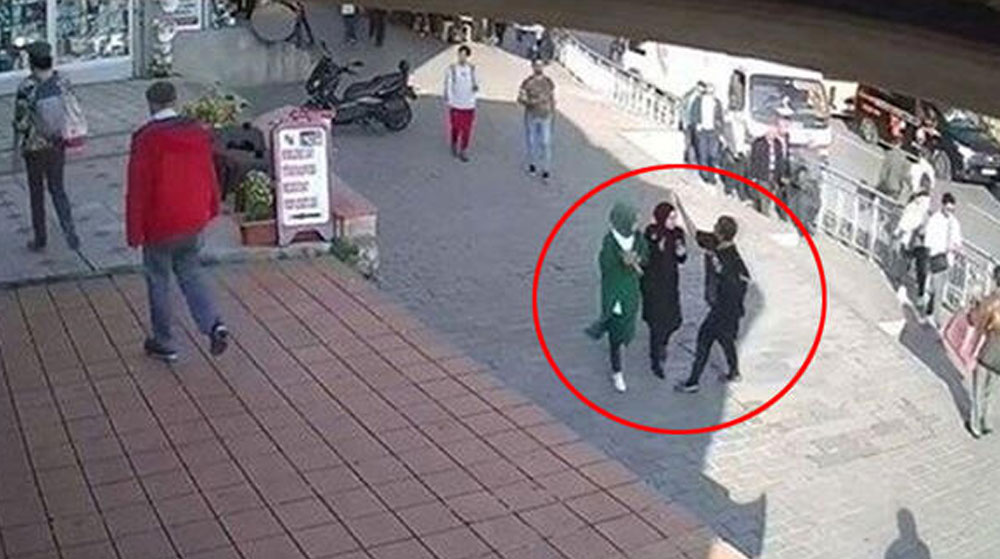 Üst Mahkeme Kararı Kaldırdı! Başörtülü Bayanlara Saldırmıştı