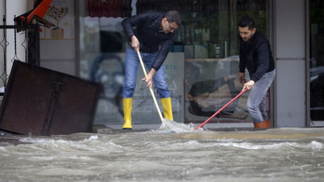 Ankara'da Bazı Bölgelerde Su Baskınları Yaşandı