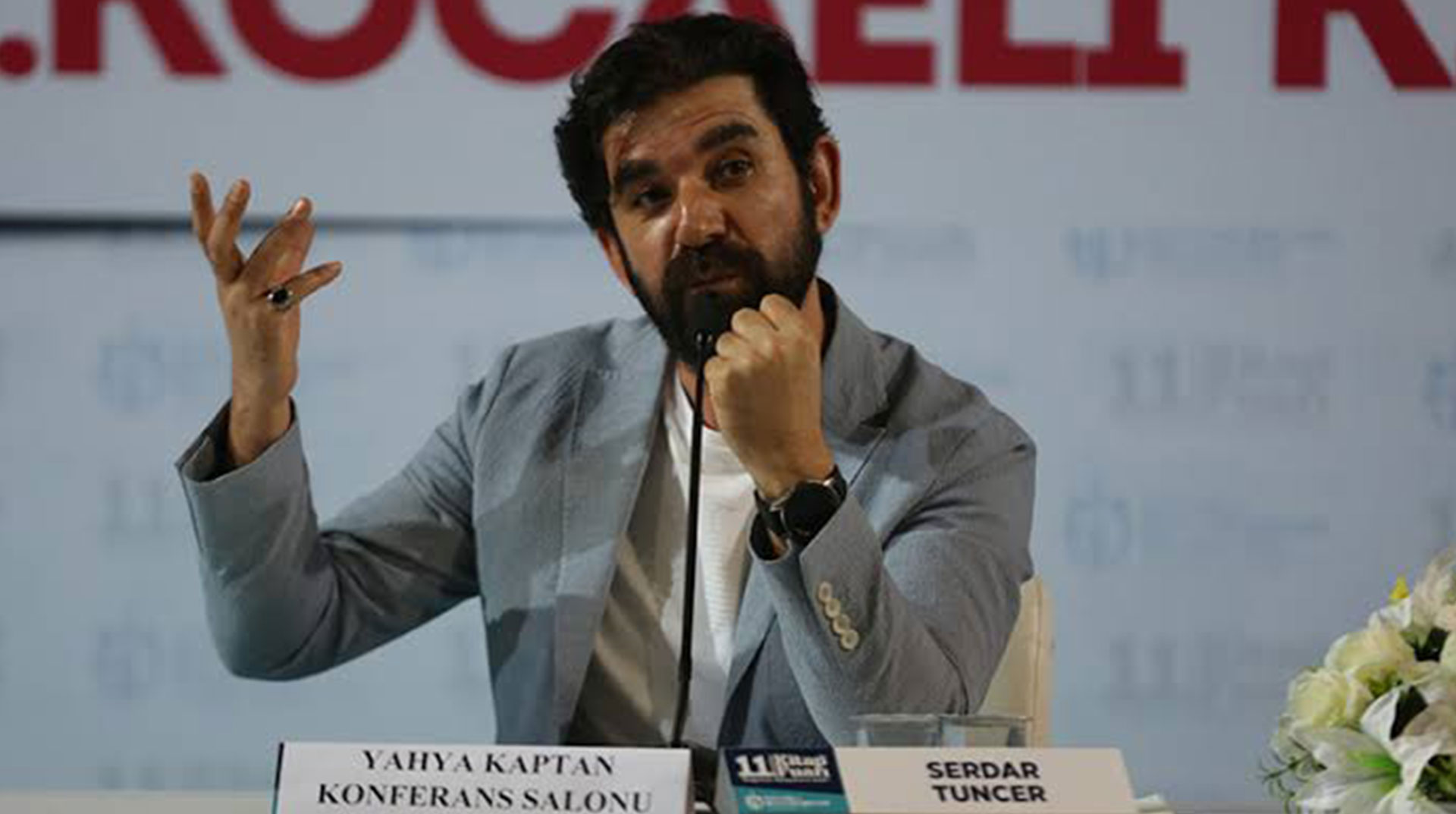 Yeni Şafak, Serdar Tuncer'in de Yazılarına Son Verdi