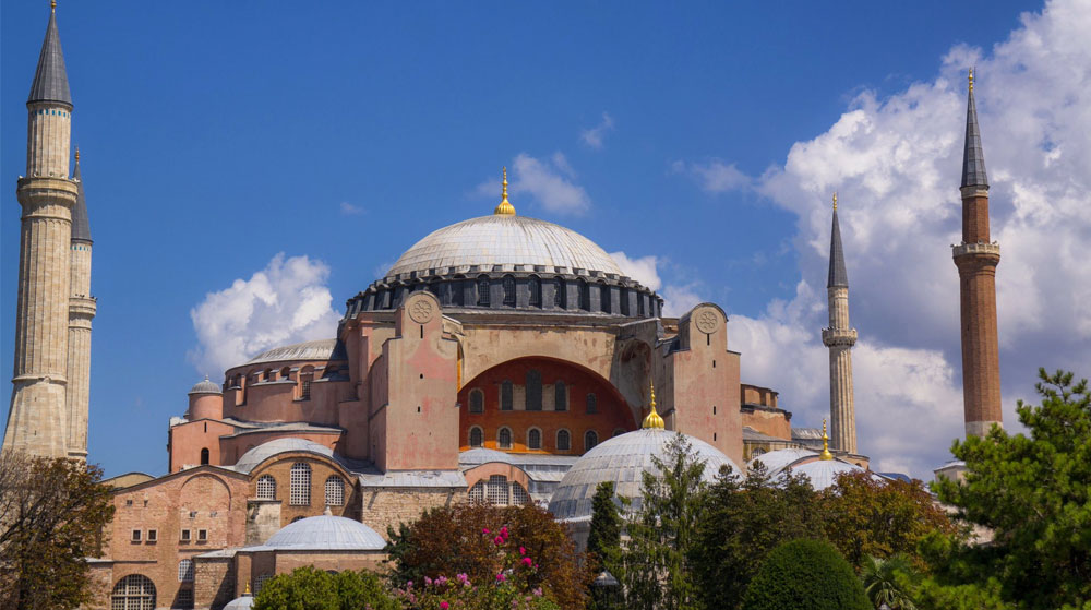 İstanbul Valisi, Ayasofya'da İlk Namaz İçin Açıklamalarda Bulundu