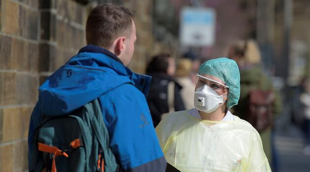 Almanya’da ikiden fazla kişi bir araya gelemeyecek