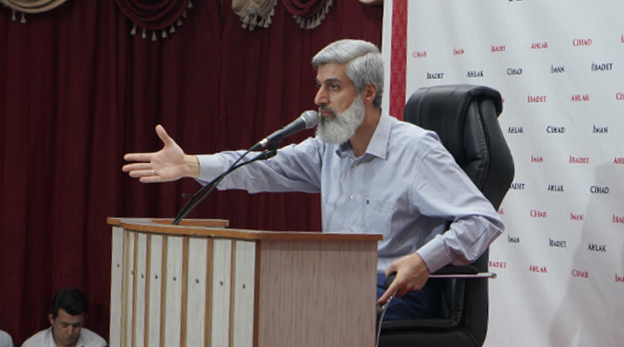 Alparslan Kuytul Hoca'dan Cumalar Camide Kılınmalı Açıklaması