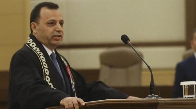 AYM Başkanı: Hukuksuz kalan devlet, yaşam destek ünitesine bağlı bir hasta gibidir