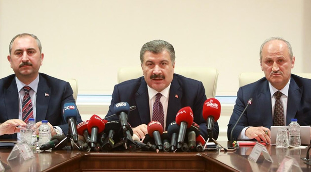 Bakan Koca açıkladı: Umre'den dönen bir vatandaşın testi pozitif çıktı