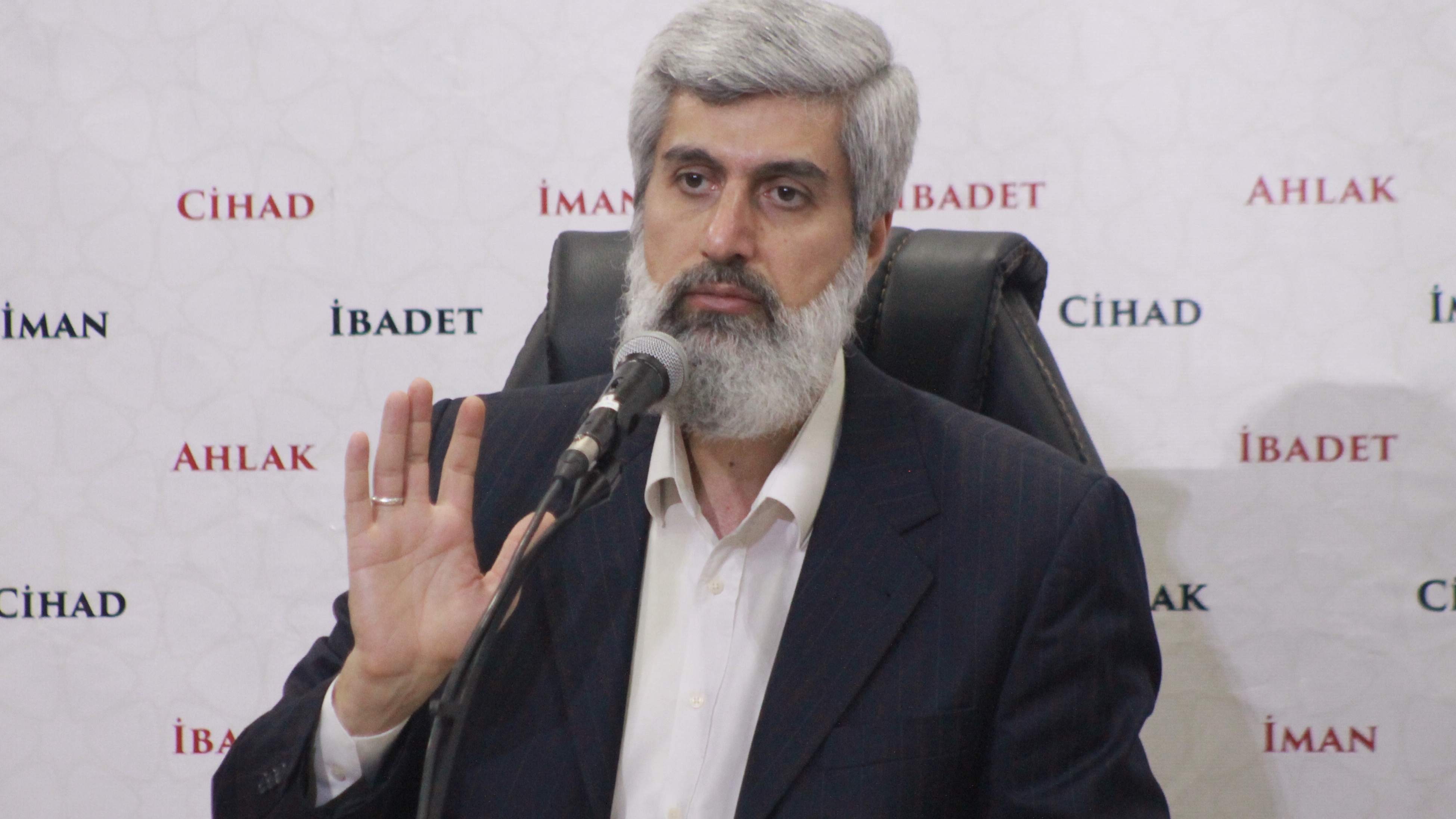Alparslan Kuytul Hoca'dan artan intiharlar ve Hatay'da kendini yakan baba hakkında açıklama!