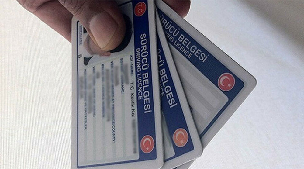Eski sürücü belgelerinin değiştirilmesi ile ilgili süre uzatıldı