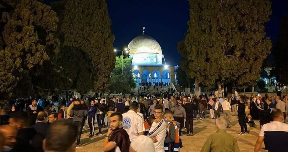 Binlerce Müslüman sabah namazını Mescid-i Aksa’da kıldı
