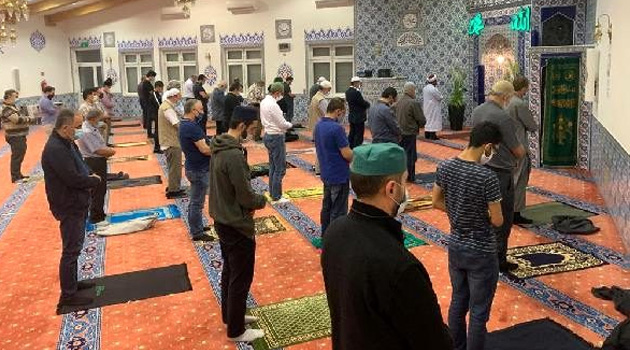 Almanya'da koşullara uygun camiler bayram namazı için kapılarını açacak