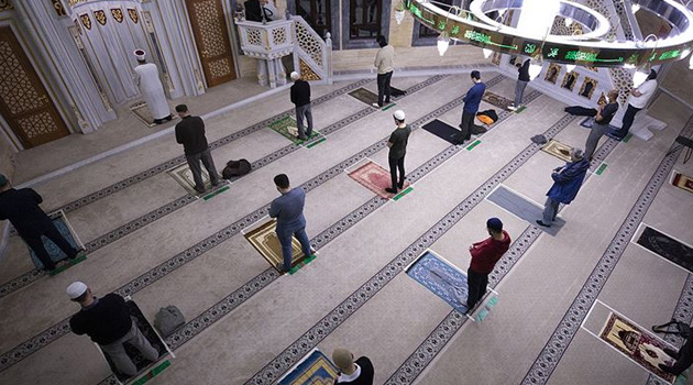Almanya'da toplu namazlar yeniden başlıyor