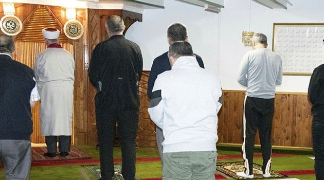 Danimarka’da camiler yeniden ibadete açıldı