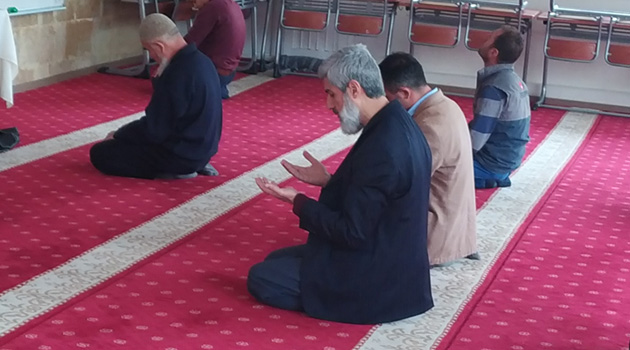 Alparslan Kuytul Hoca'dan Cuma Namazı Açıklaması