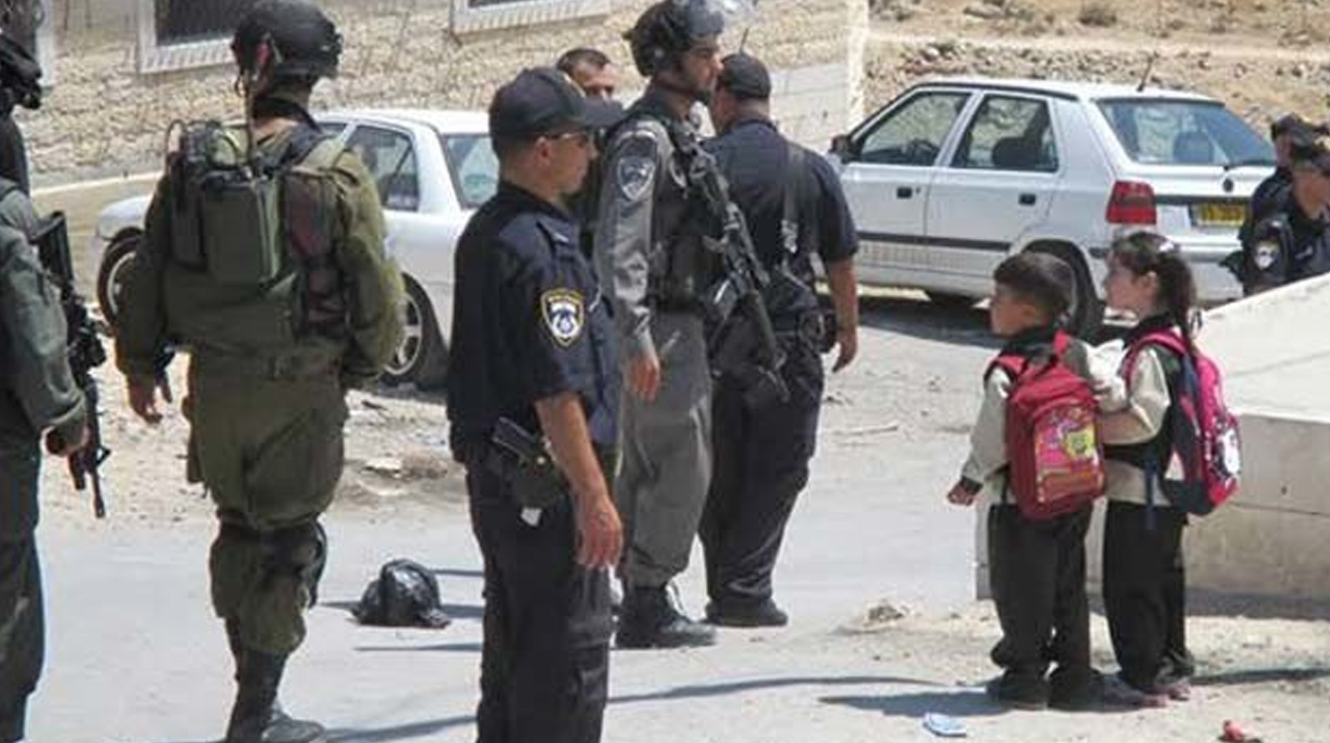 Gazze'den atılan roketler nedeniyle Tel Aviv'de okul ve iş yerleri tatil edildi