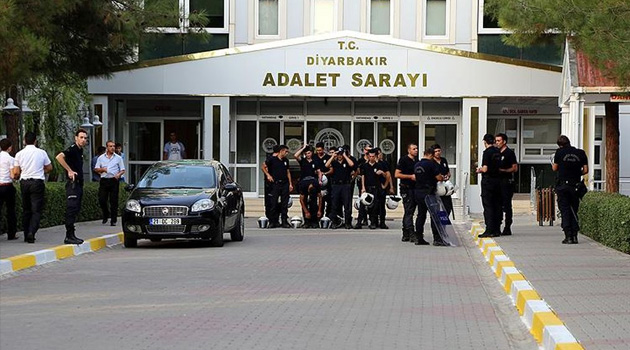 Diyarbakır'da HDP, DBP ve Rosa Kadın Derneği Üyelerine Gözaltı