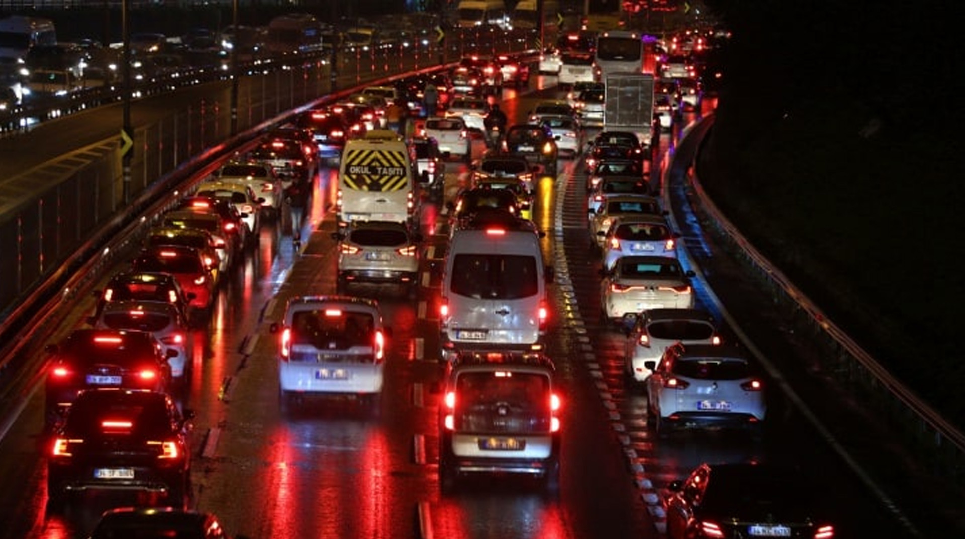İstanbul’da trafik yoğunluğu yüzde 81’e ulaştı