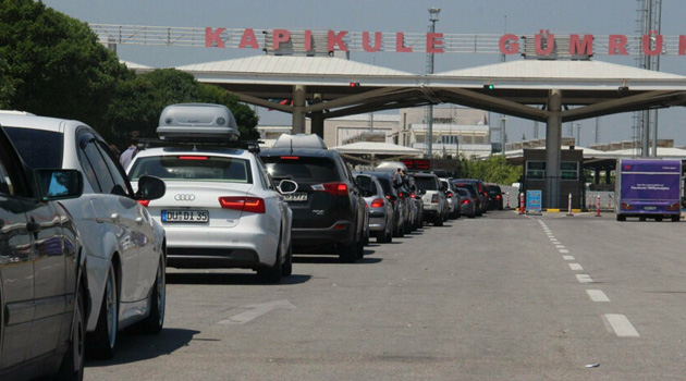 Yurt dışından gelenler için 14 gün evde gözetim kuralı kalktı