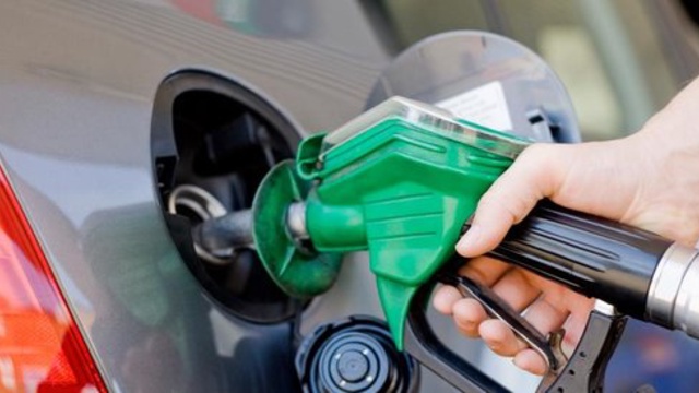 Motorin ve benzine zam geldi