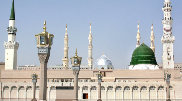 Mescid-i Nebevi'de eller yeniden semaya kalktı: 74 gün sonra ilk namaz