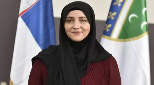 Sırbistan'da ilk kez başörtülü bir kadın milletvekili oldu