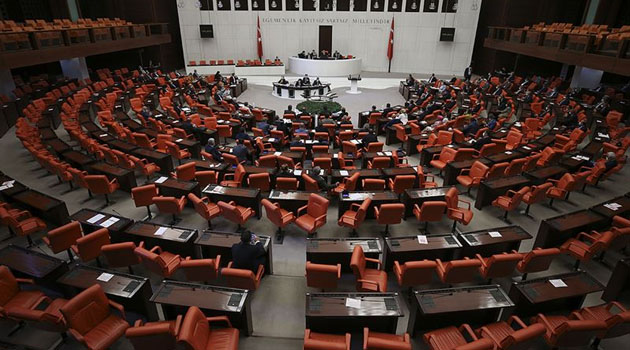 Sosyal medya düzenlemesini içeren kanun teklifi TBMM Adalet Komisyonu'nda kabul edildi