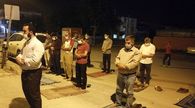Furkan Gönüllülerinden Tedbirler Eşliğinde Teravih Namazı!