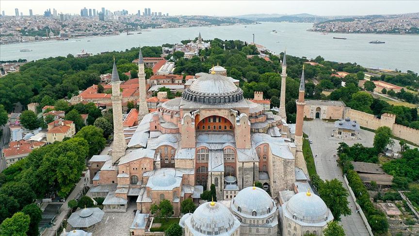 Erdoğan imzayı attı, Ayasofya ibadete açıldı