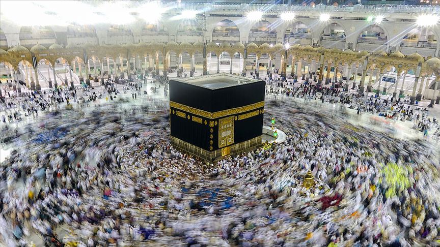 Suudi Arabistan Kabe'yi tavaf için yeniden açtı