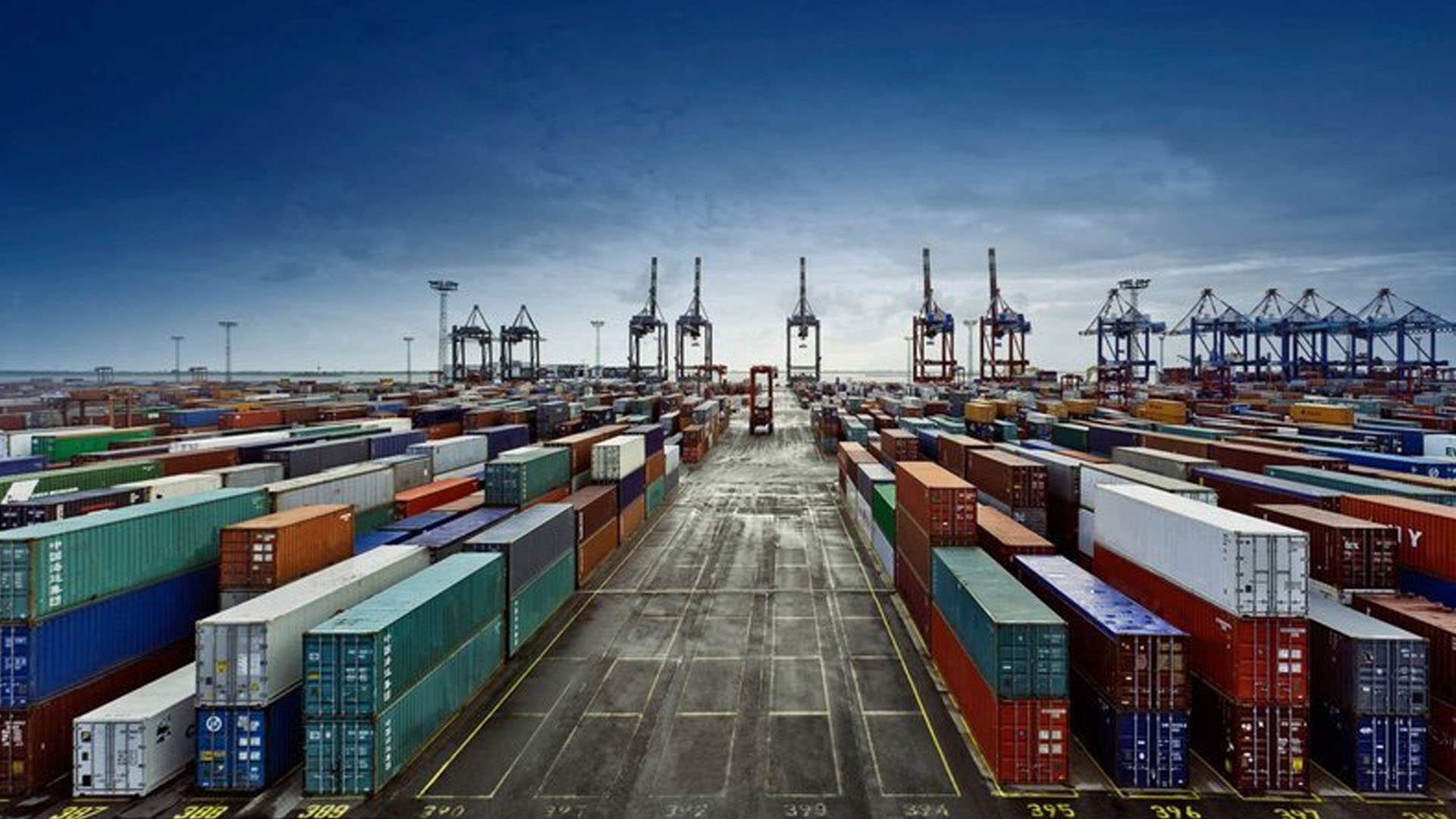 Ağustosta dış ticaret açığı 2 milyar 376 milyon dolar