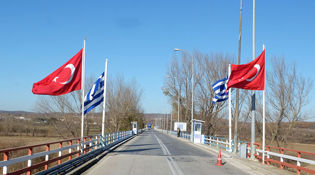 Atina’dan sınıra 200 kilometrelik bariyer