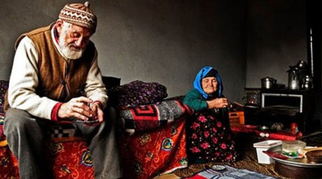 Furkan Gönüllülerinden 'Yaşlılar Baştacımızdır' Mesajı