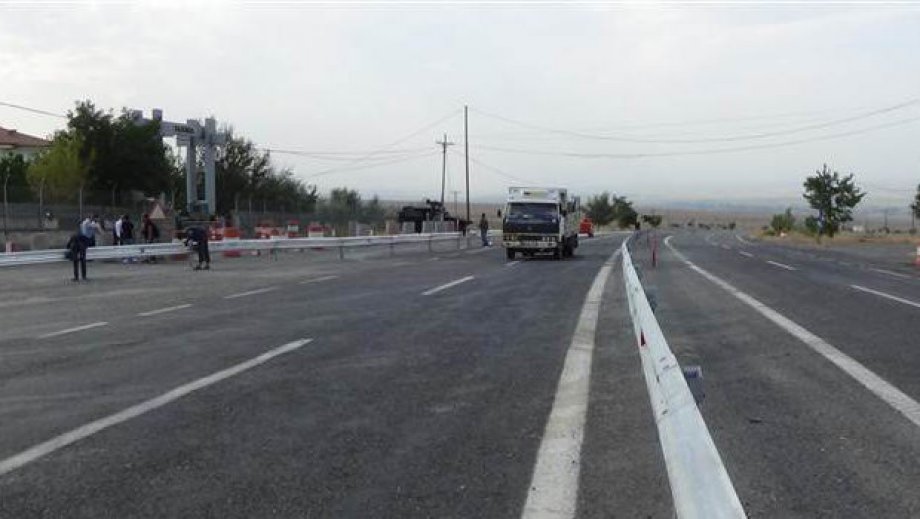 Bu Defa Hendeği Devlet Kazdı
