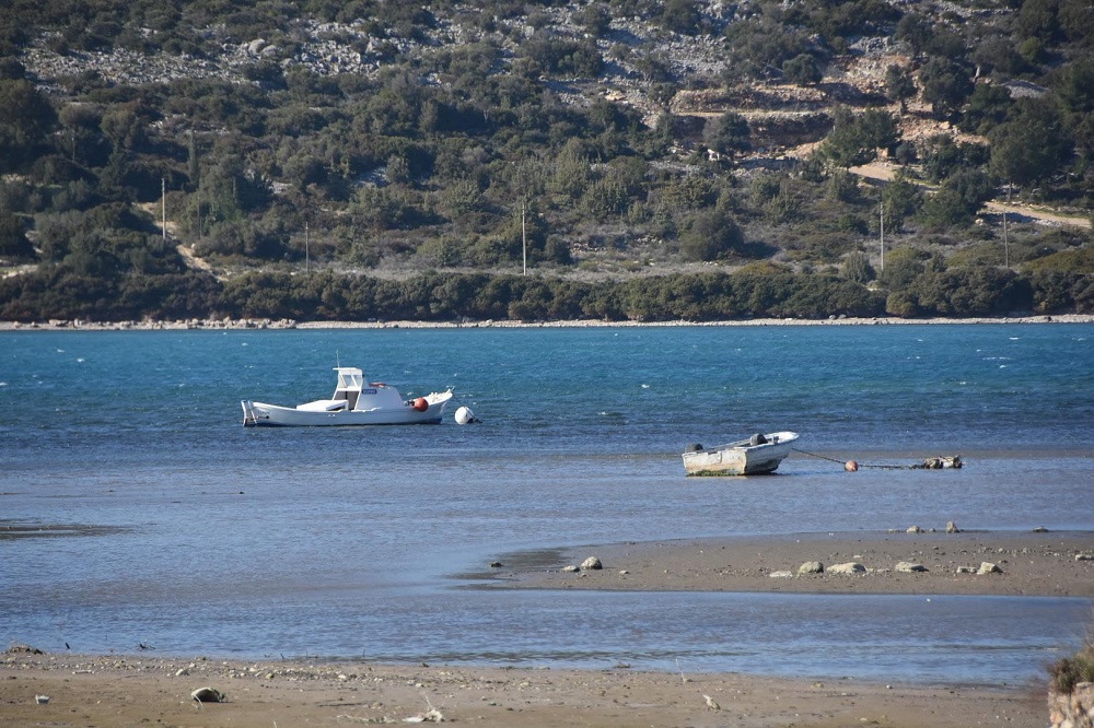 çeşme deniz suyu çekildi