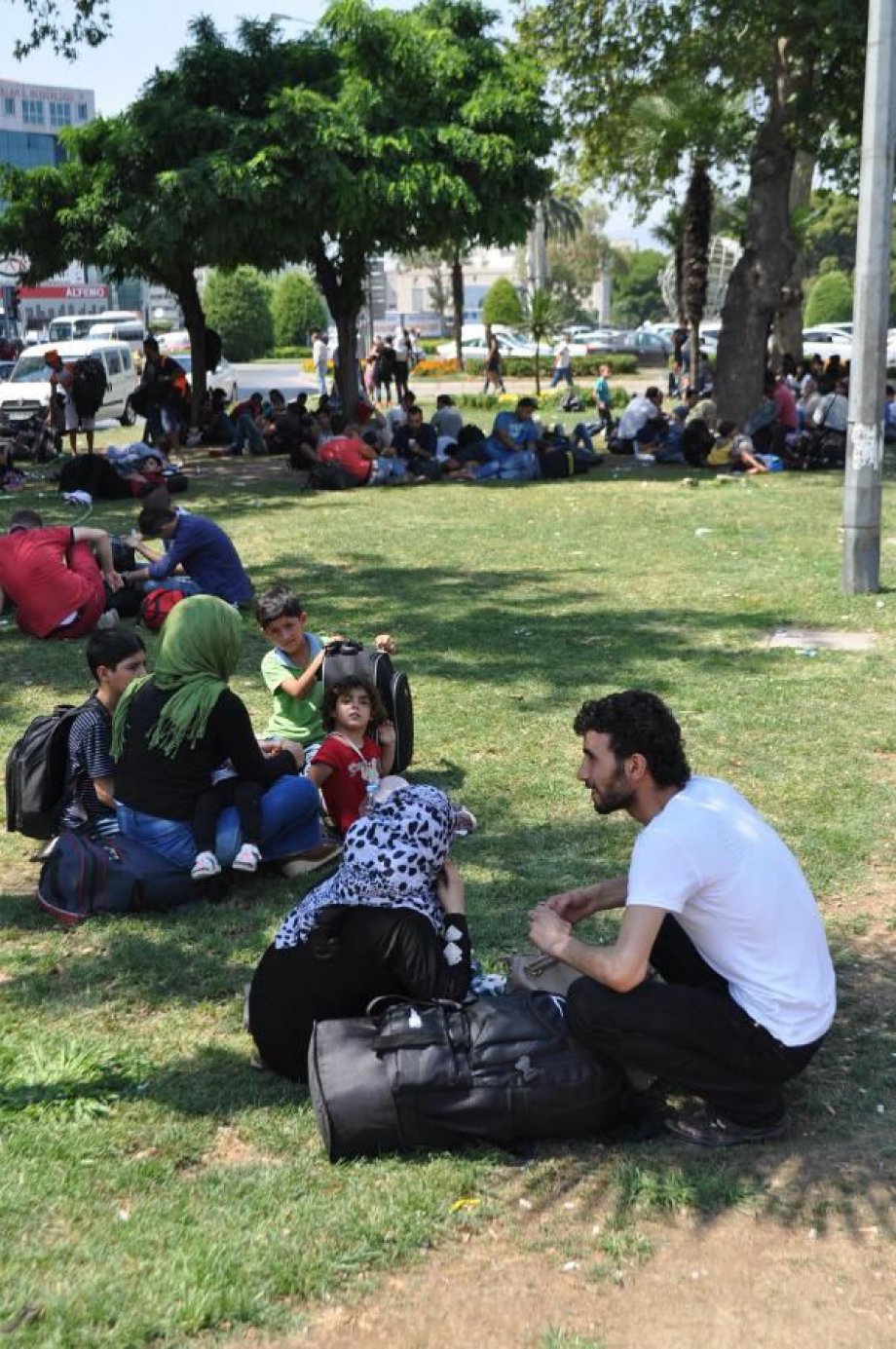 İzmir'de sayıları artan Suriyeliler'in dramı yürek burktu