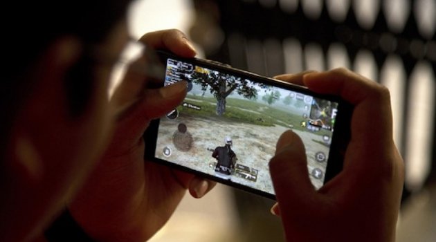 6 saat online oyun oynayan çocuk kalp krizinden öldü