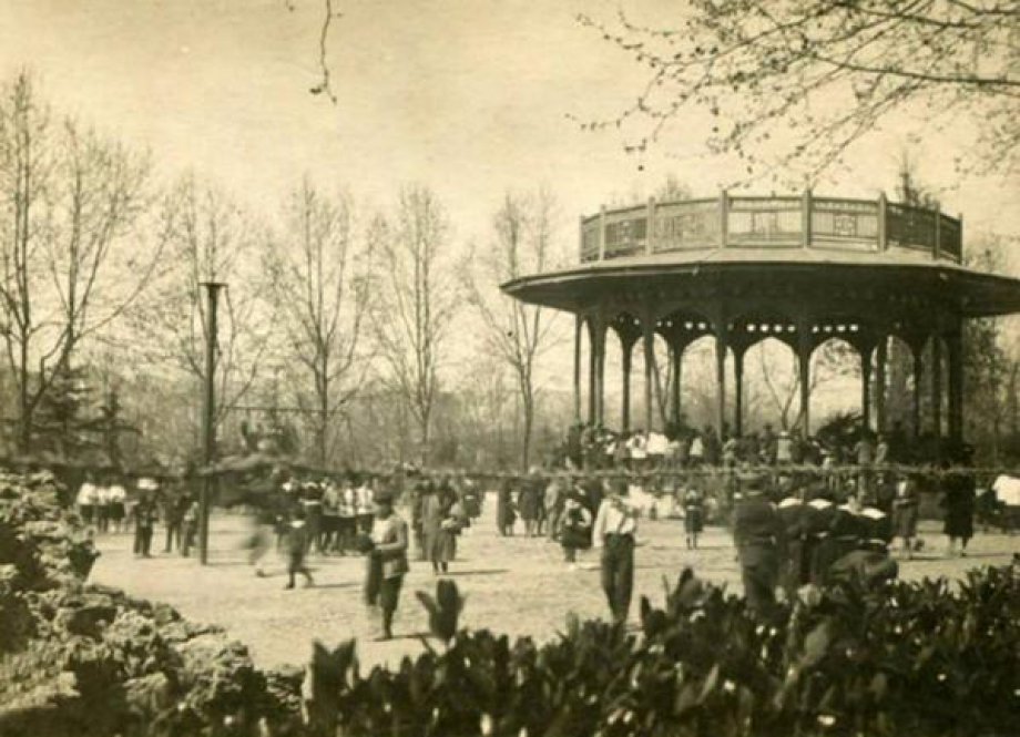 İstanbul'a ait tarihi fotoğrafları tefekkür etmeniz için takdirinize sunuyoruz.