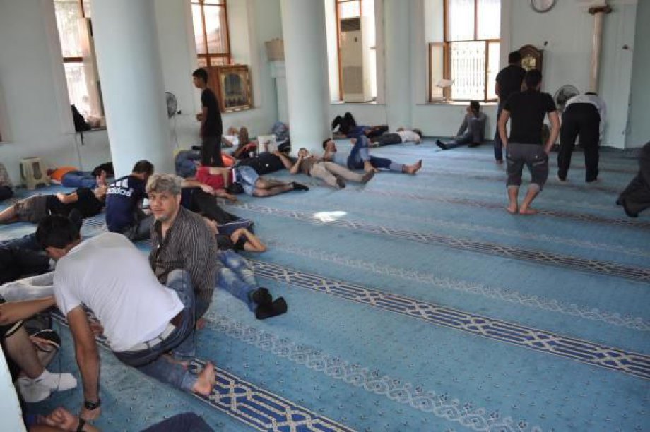 İzmir'de sayıları artan Suriyeliler'in dramı yürek burktu