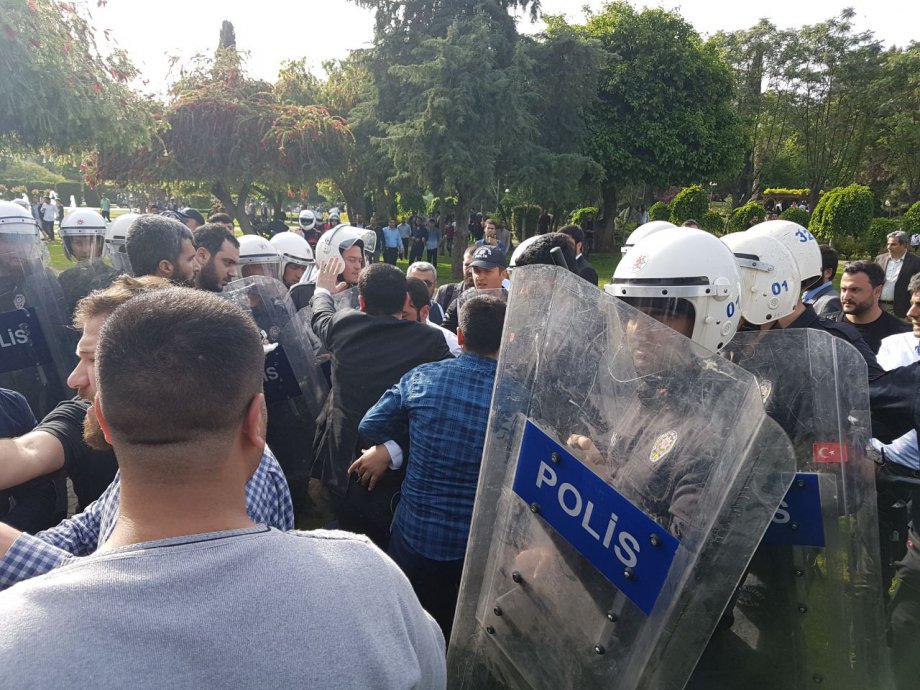Furkan Vakfı Mensuplarına Acımasız Müdahale Anından Kareler