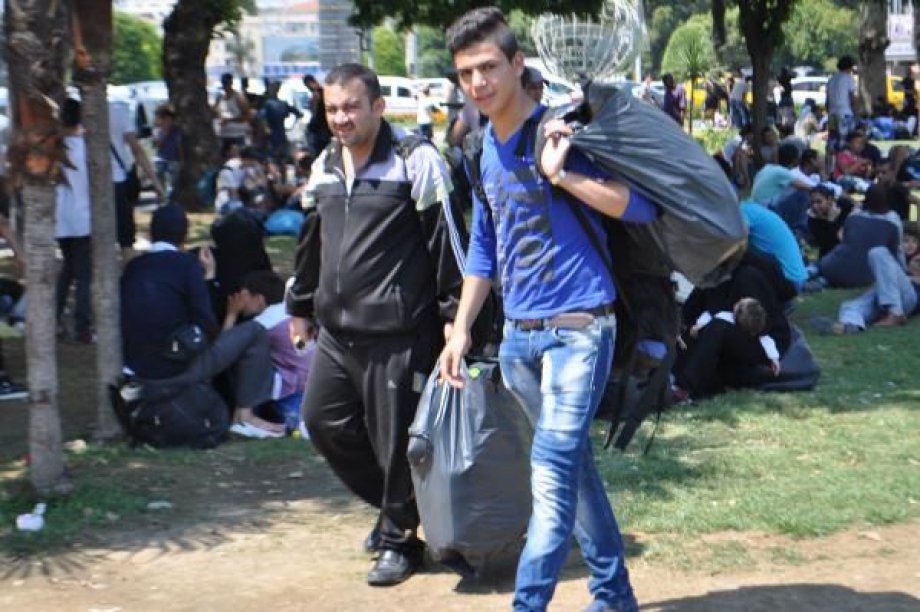 İzmir'de sayıları artan Suriyeliler'in dramı yürek burktu