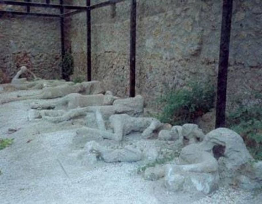 Taş kesilen bir kavim!